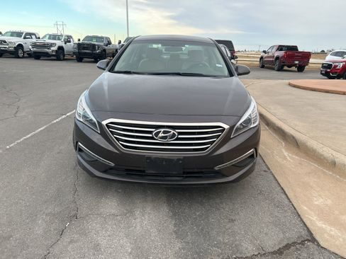 Used 2015 Hyundai Sonata SE image 2