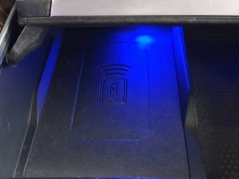 Used 2025 BMW X6 xDrive40i w/ Climate Comfort Package image 38