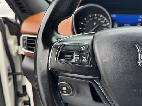 Used 2019 Maserati Levante Base image 23