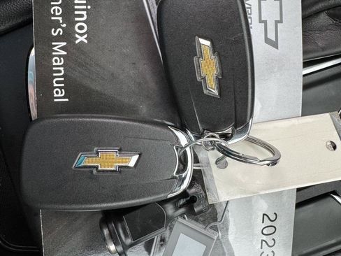 Used 2023 Chevrolet Equinox LT AWD/4WD image 30