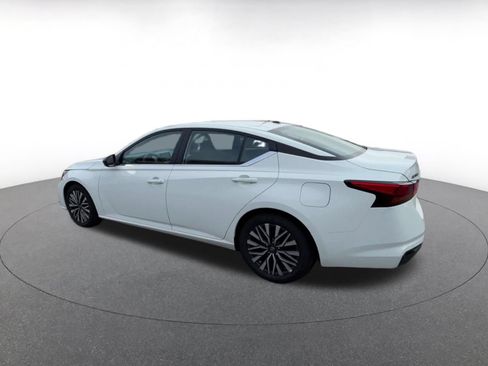 Used 2026 Nissan Altima 2.5 SV FWD image 10