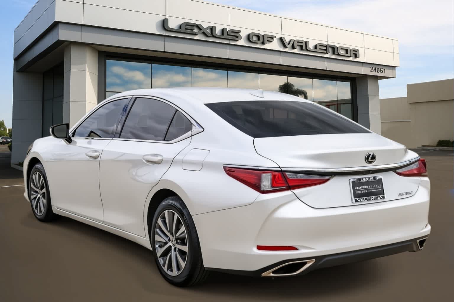 Certified 2021 Lexus ES 350 w/ Accessory Package 2 FWD image 2