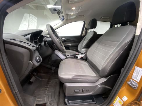 Used 2016 Ford Escape SE w/ Equipment Group 201A image 17