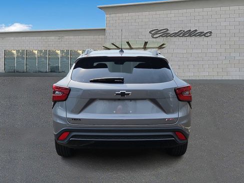 Used 2024 Chevrolet Trax RS FWD image 5