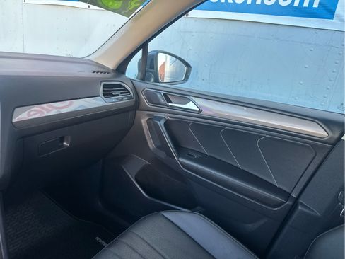 Used 2023 Volkswagen Tiguan SE AWD/4WD image 28