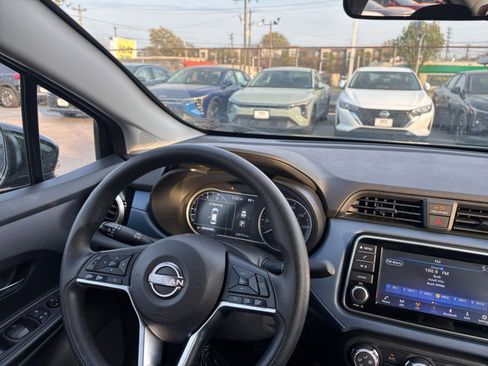 Used 2025 Nissan Versa SV FWD image 32