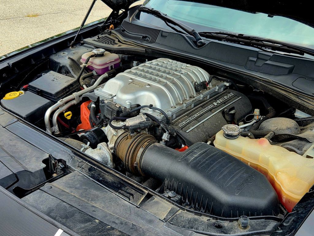 Used 2018 Dodge Challenger SRT Hellcat RWD image 12