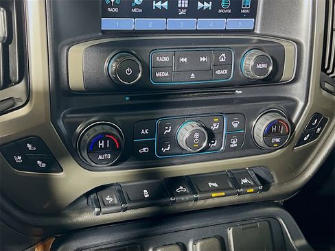 Used 2018 Chevrolet Silverado 1500 High Country image 14