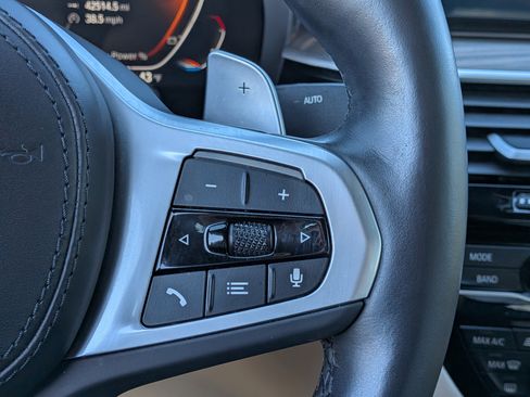 Used 2023 BMW 540i xDrive w/ Executive Package image 27