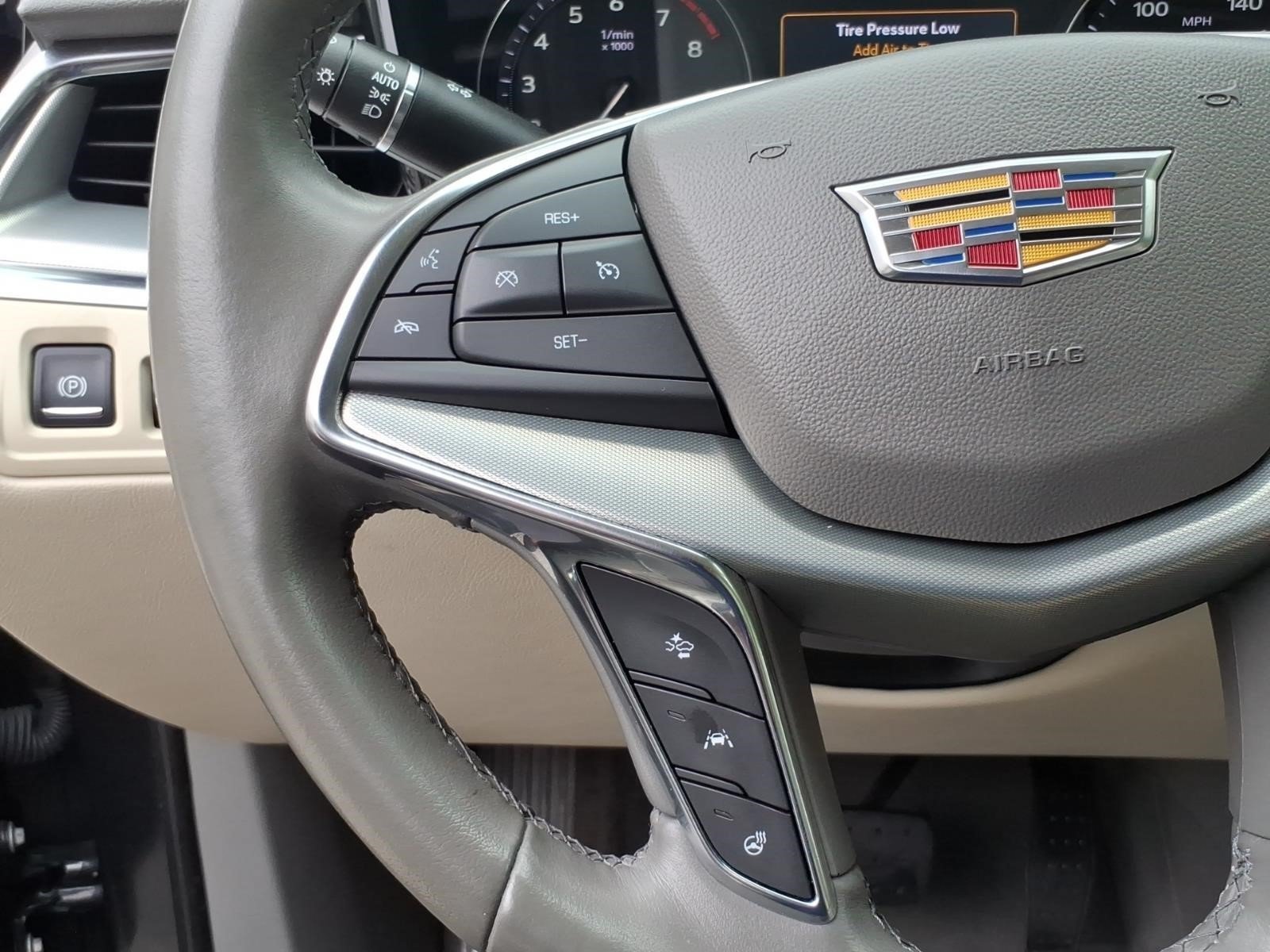 Used 2020 Cadillac XT5 Premium Luxury AWD/4WD image 14