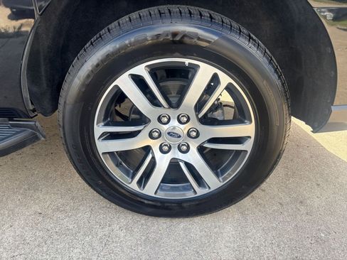 Used 2024 Ford Expedition Max Limited image 35