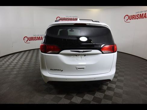 Used 2018 Chrysler Pacifica Touring Plus w/ S Appearance Package image 8
