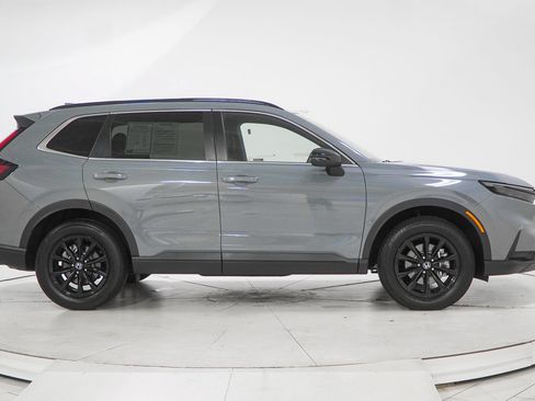 Used 2025 Honda CR-V Sport image 11