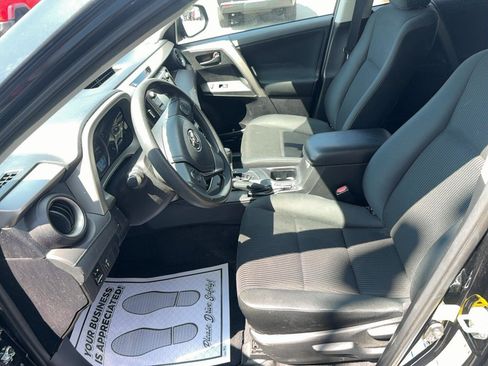 Used 2016 Toyota RAV4 LE AWD/4WD image 14