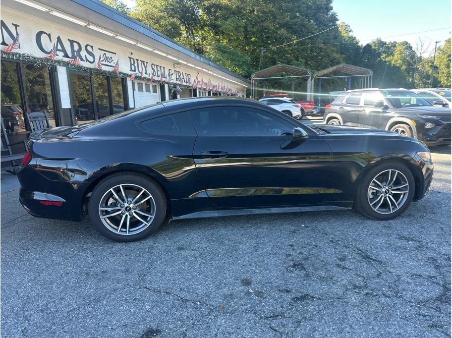 Used 2017 Ford Mustang Coupe RWD image 5