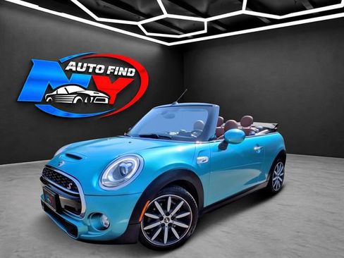 Used 2018 MINI Cooper S FWD image 1