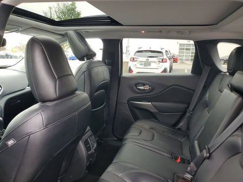 Used 2022 Jeep Cherokee Limited AWD/4WD image 10