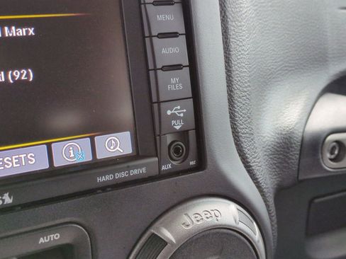 Used 2017 Jeep Wrangler Unlimited Willys image 36