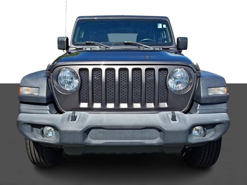 Used 2019 Jeep Wrangler Sport AWD/4WD image 2