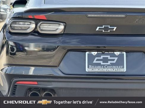 Used 2022 Chevrolet Camaro LT RWD image 9