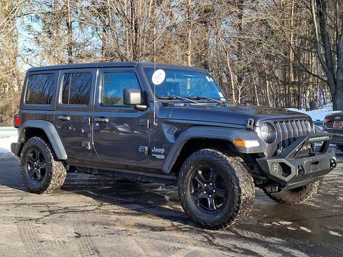 Used 2018 Jeep Wrangler Unlimited Sport S image 2