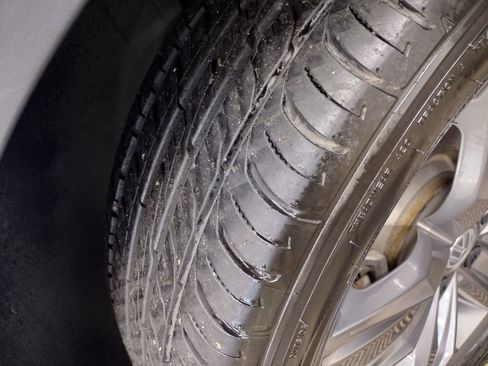 Used 2021 Volkswagen Tiguan SEL image 7