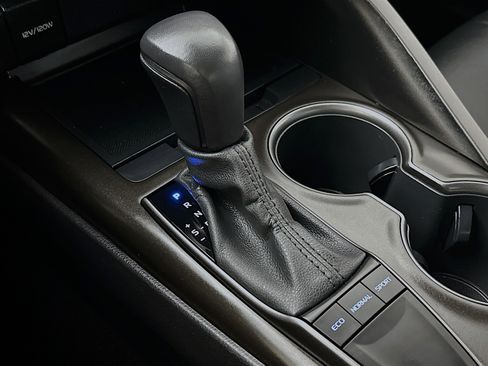 Used 2023 Toyota Camry SE image 16