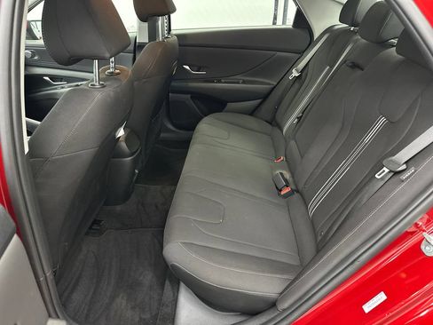 Used 2025 Hyundai Elantra SEL w/ Cargo Package FWD image 19