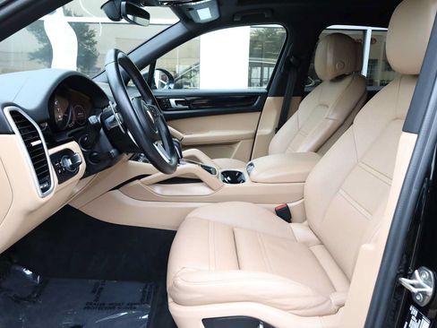 Used 2019 Porsche Cayenne AWD/4WD image 4