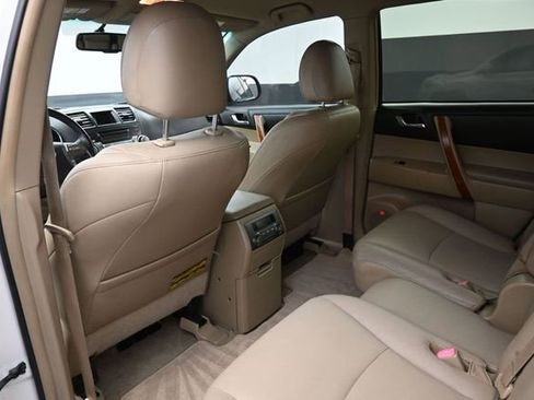 Used 2009 Toyota Highlander Limited FWD image 25