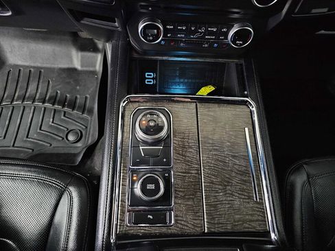 Used 2018 Ford Expedition Max Limited image 21