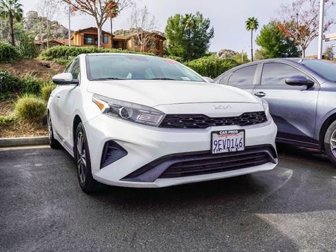 Certified 2023 Kia Forte LXS w/ LXS Technology Package image 2