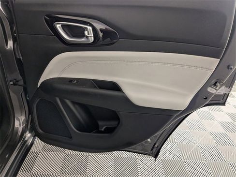 Used 2023 Jeep Compass Limited image 30