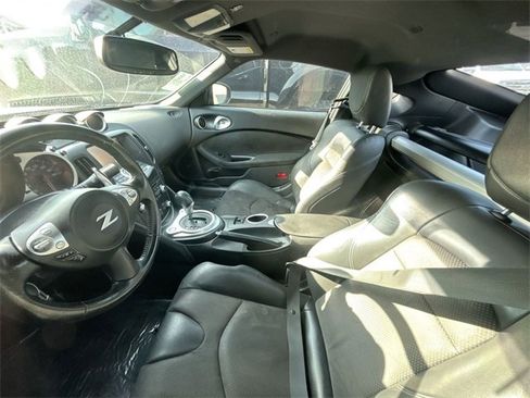 Used 2020 Nissan 370Z Touring Sport image 5