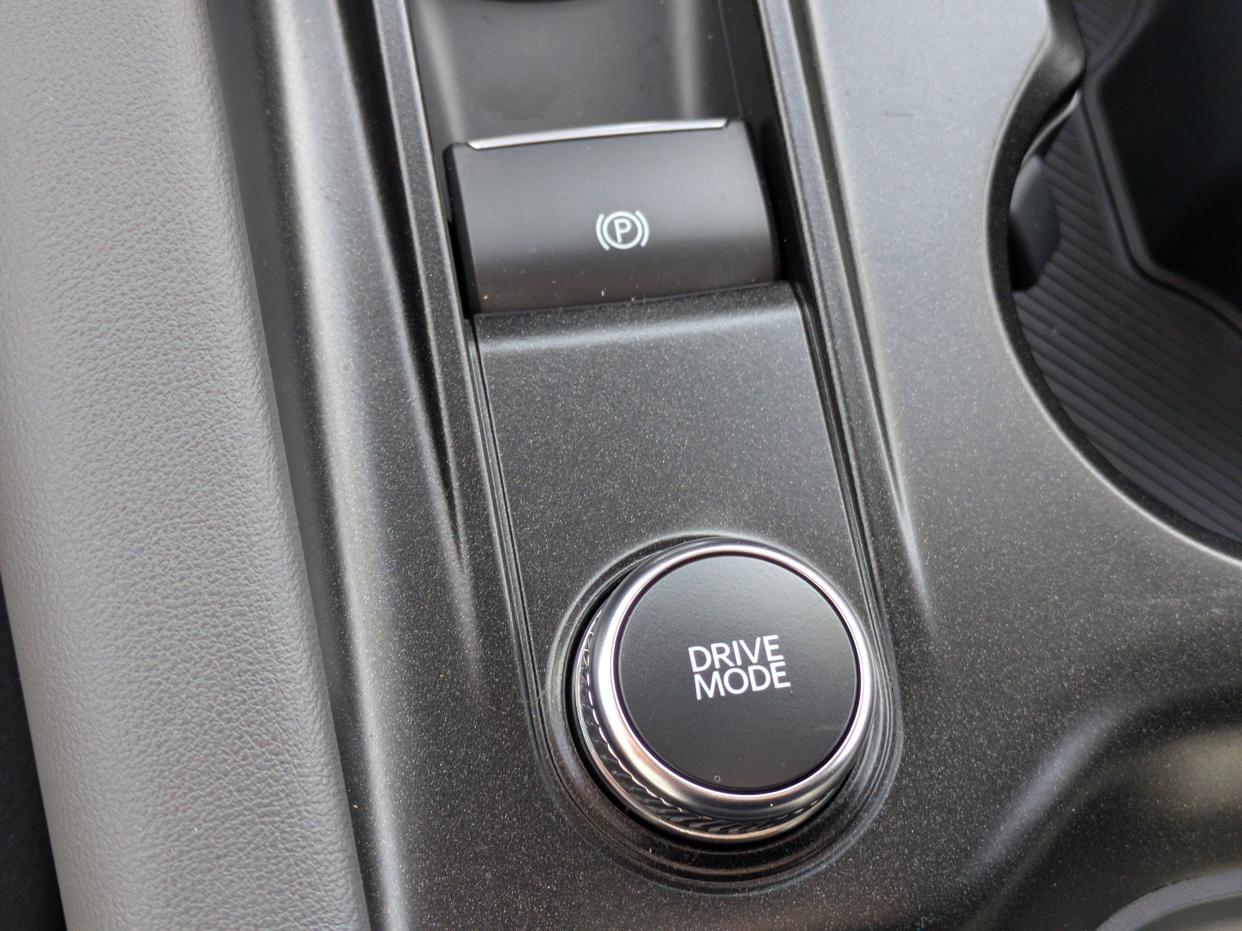 Used 2025 Ford Explorer Active RWD image 28
