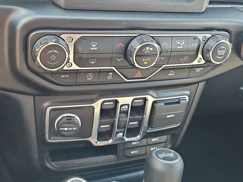Used 2022 Jeep Wrangler Unlimited Sport AWD/4WD image 20