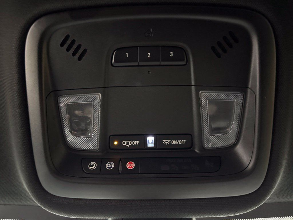 Used 2023 Chevrolet Traverse LT AWD/4WD image 28