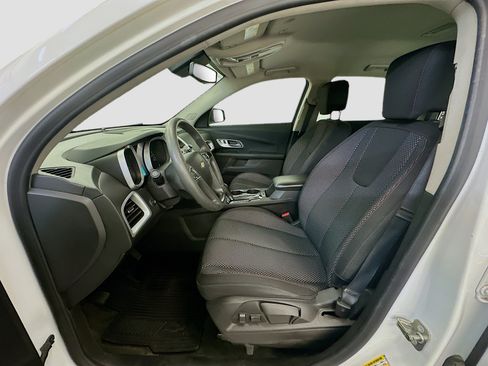Used 2017 Chevrolet Equinox LS FWD image 13