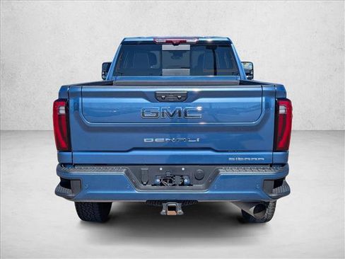 Used 2025 GMC Sierra 2500 Denali Ultimate image 6