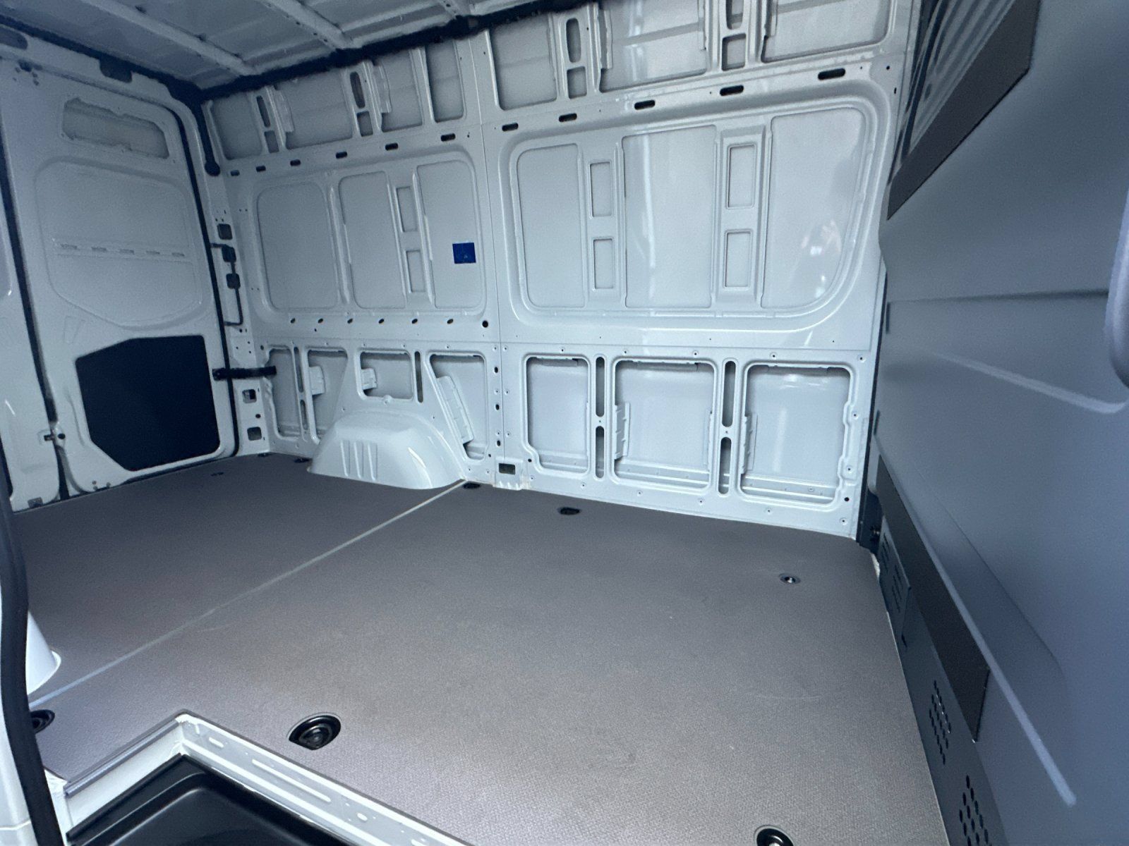 Used 2025 Mercedes-Benz Sprinter 2500 image 12