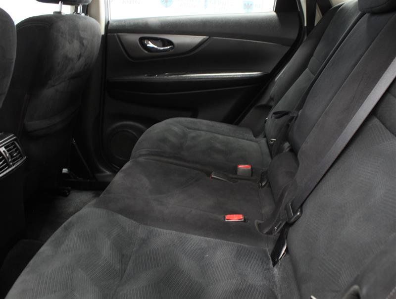 Used 2016 Nissan Rogue S AWD/4WD image 16
