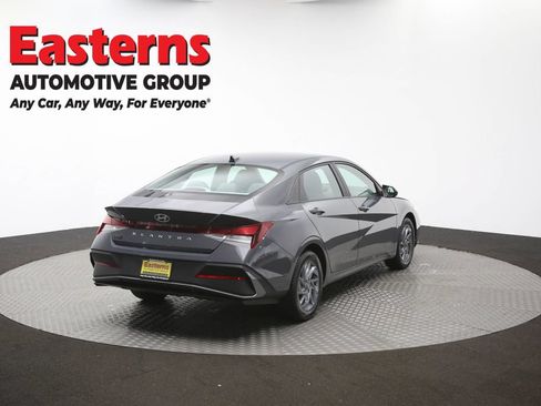 Used 2024 Hyundai Elantra SEL FWD image 38