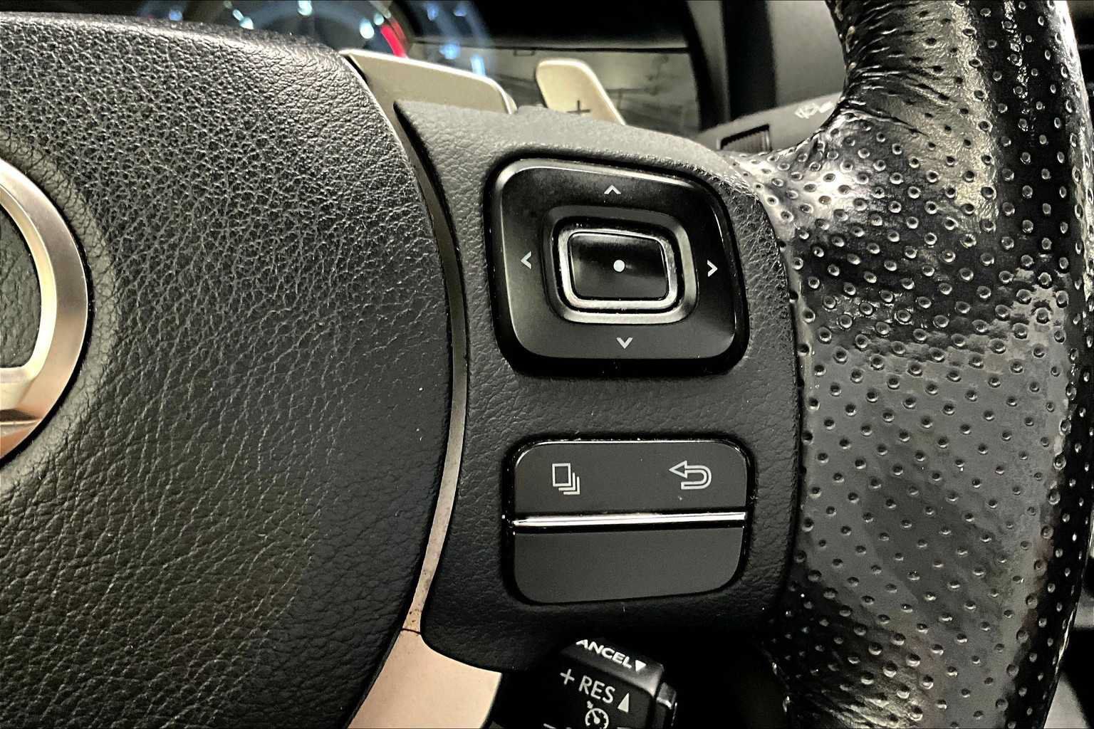 Used 2016 Lexus RC 200t RWD image 22