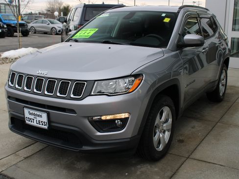 Used 2019 Jeep Compass Latitude w/ Popular Equipment Group image 3