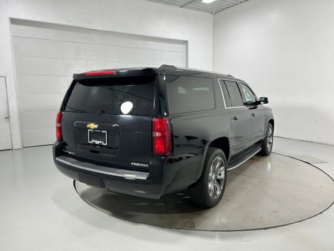Used 2019 Chevrolet Suburban Premier AWD/4WD image 42