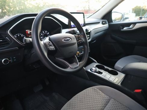 Used 2020 Ford Escape SE image 10