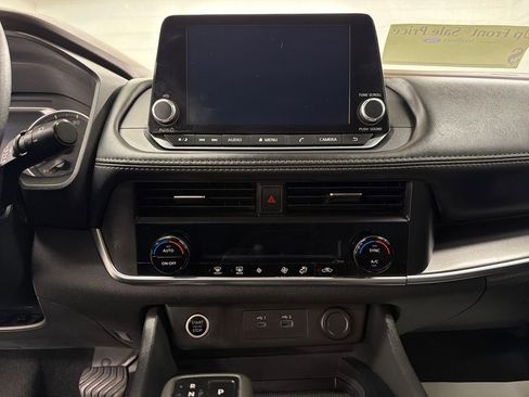 Used 2023 Nissan Rogue SV FWD image 23