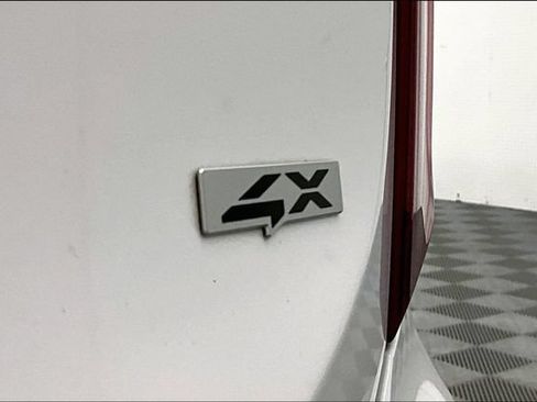 Used 2025 Kia Telluride S AWD/4WD image 9
