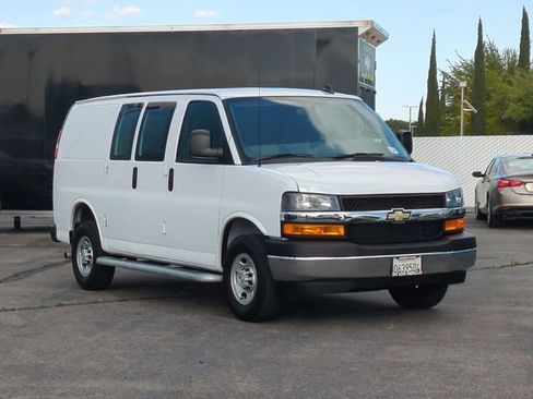 Used 2022 Chevrolet Express 2500 w/ Driver Convenience Package RWD image 2