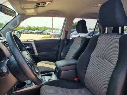 Used 2016 Toyota 4Runner SR5 AWD/4WD image 11